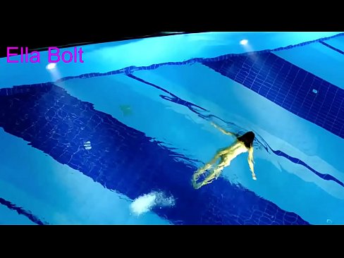 ❤️ Nu mă pot opri din privit, tânără blondă surprinsă înotând goală în piscina stațiunii ELLA BOLT ❤❌ at porn ro.courseclass.ru ☑