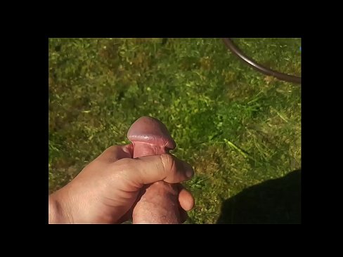 ❤️ O bunăciune fierbinte își face sex cu păsărica roz și ejaculează cu un squirt într-o grădină de vară ❤❌ at porn ro.courseclass.ru ☑