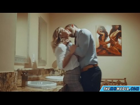 ❤️ Când o blondă cu sânii mari te seduce într-o toaletă publică ❤❌ at porn ro.courseclass.ru ☑